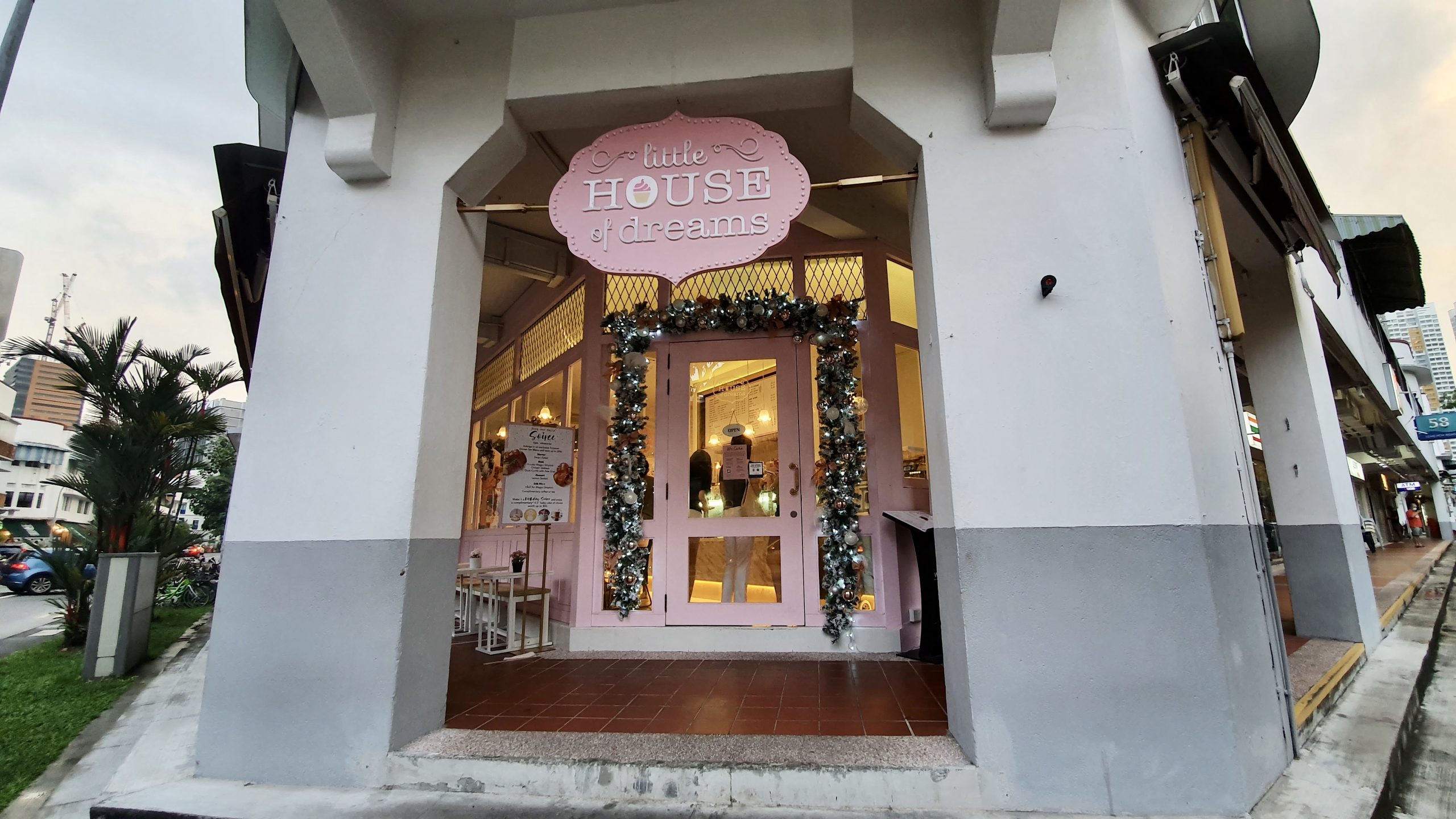 Little House of Dreams: Sweet Pink Cafe in Tiong Bahru