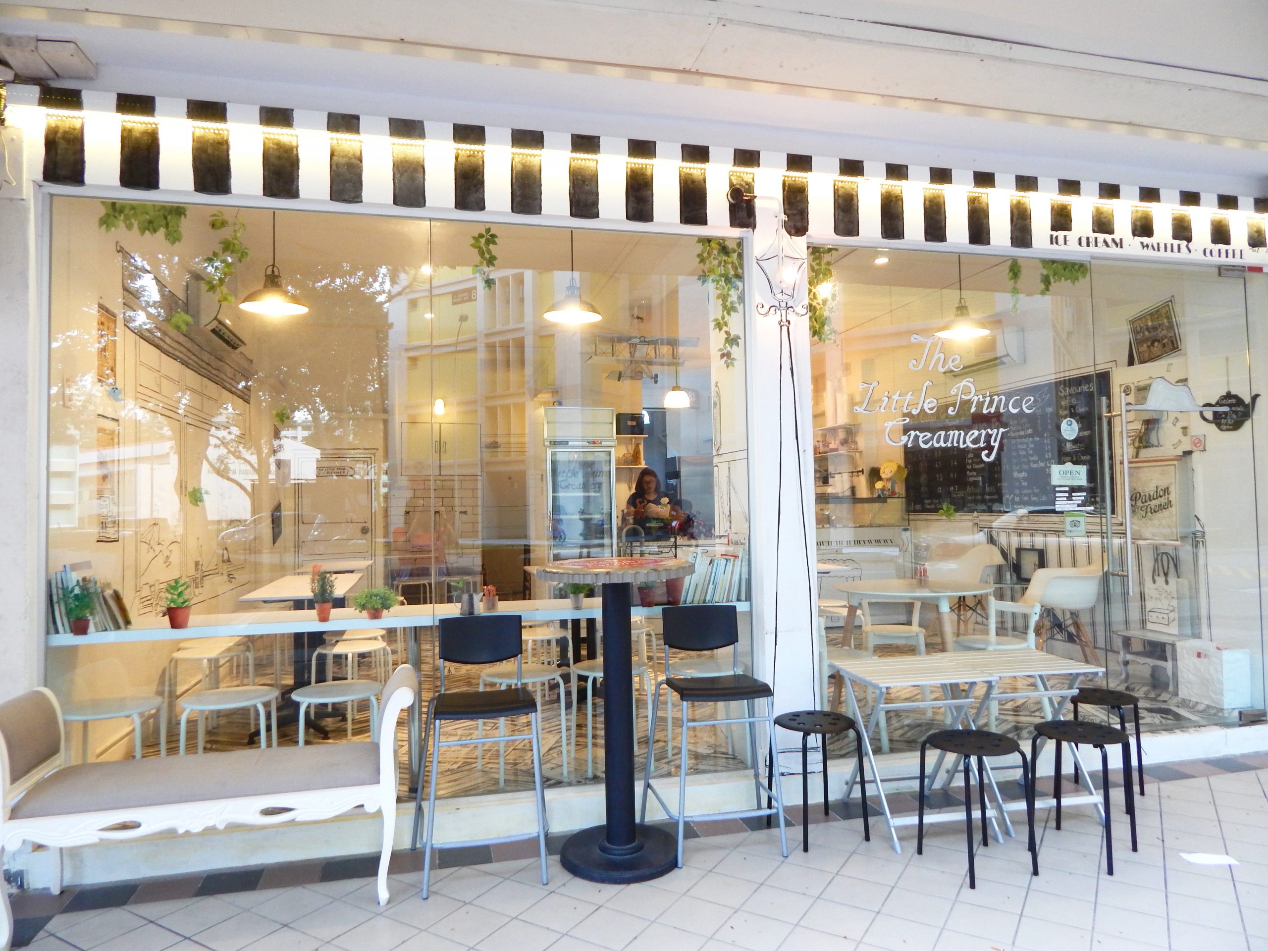 The Little Prince Creamery: Little Prince Themed Cafe
