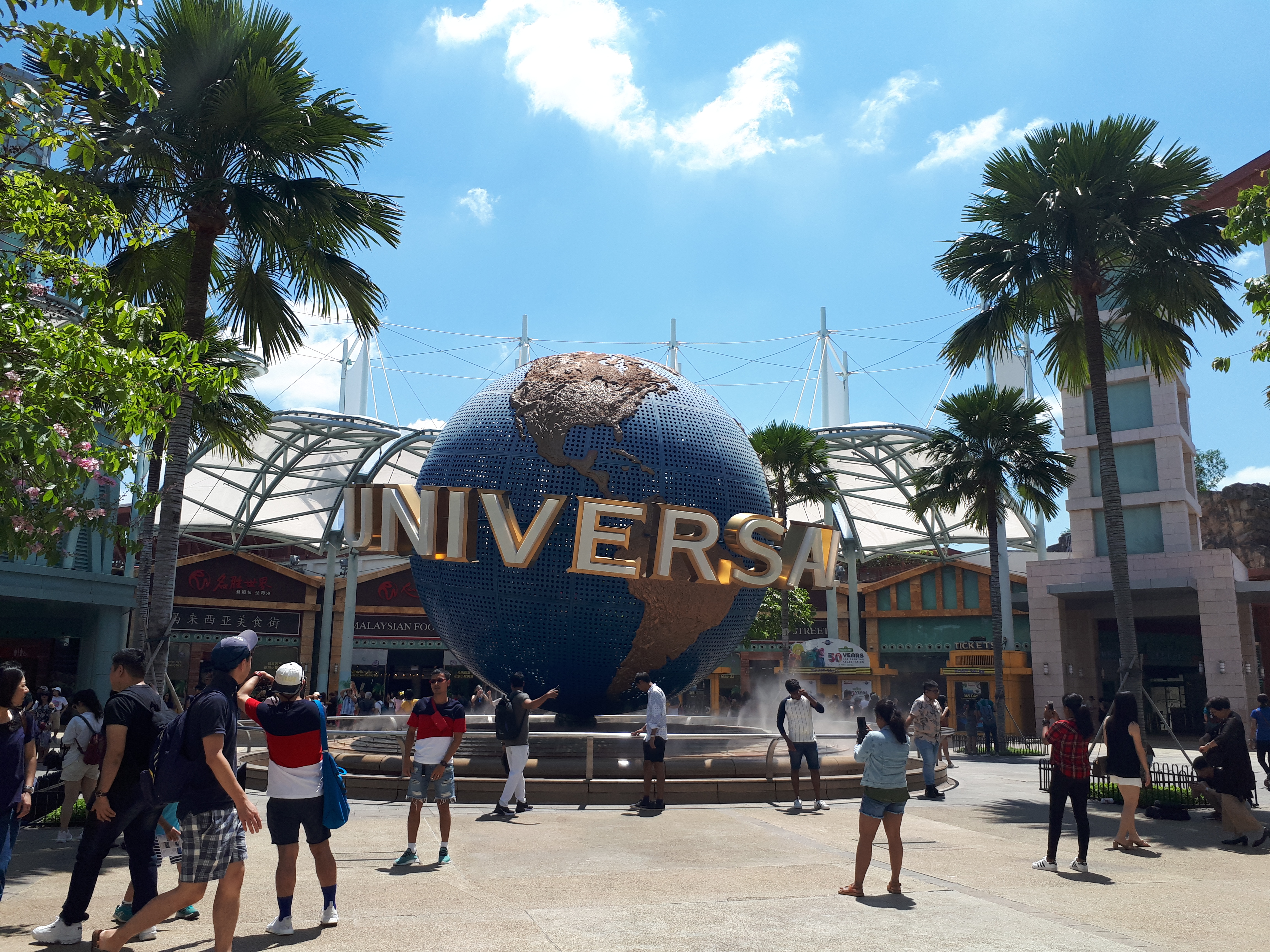 First Trip to Universal Studios Singapore!